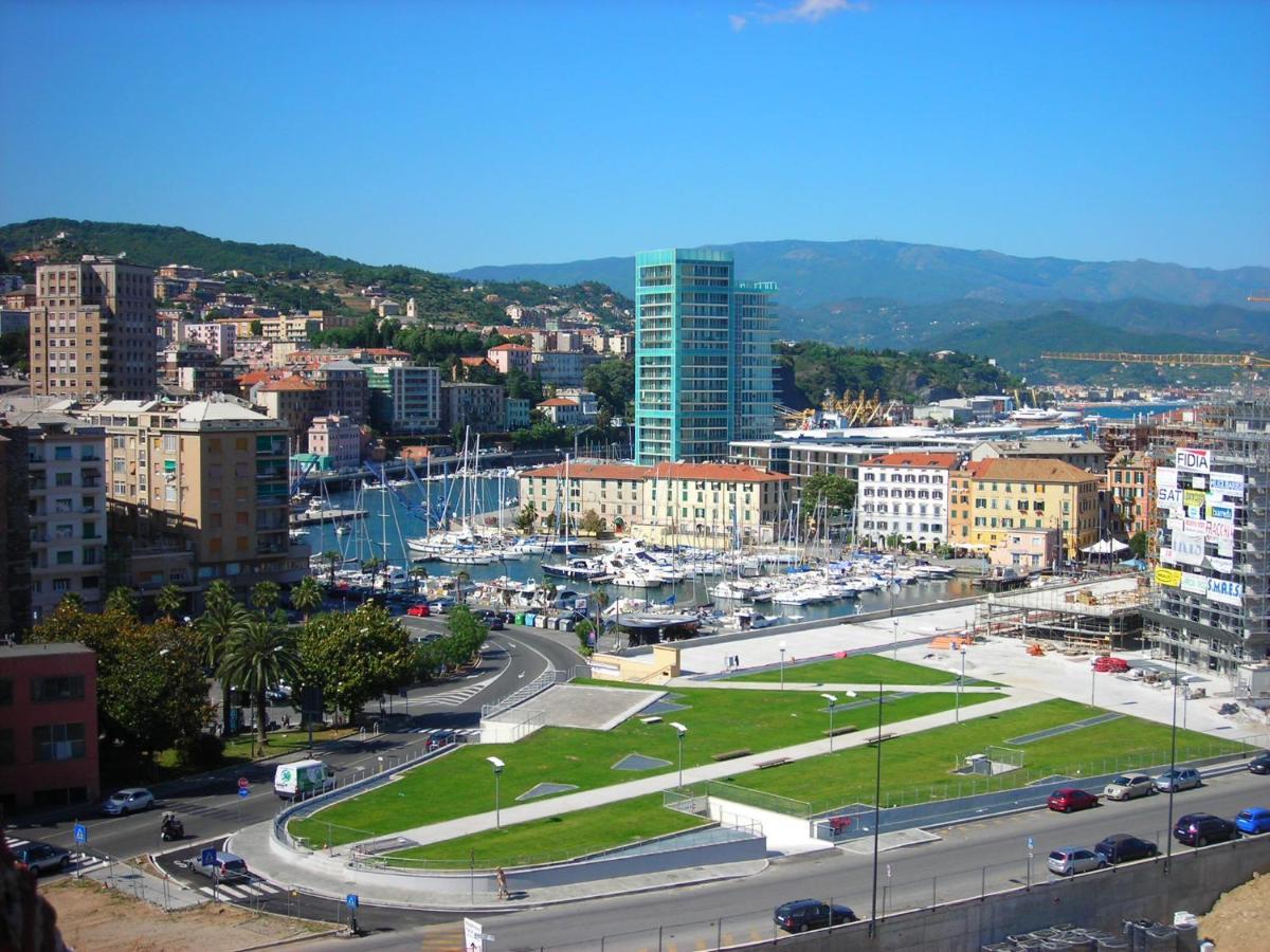 Appartamento Con Ac-Wi-Fi- Centro A 7 Min Savona Exterior photo